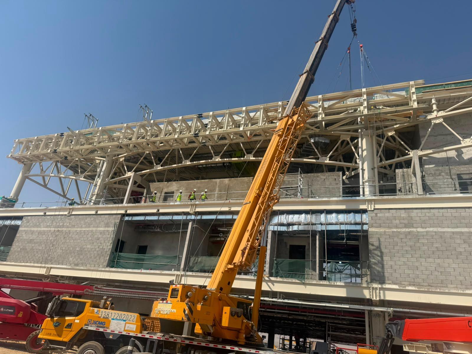 Airport roof trusses & erection